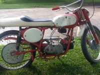 Americký mini motocykl Indian Boy Racer s motorem Jawa 20 Pionýr