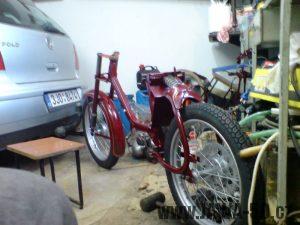 Renovace Jawa 550 Pionýr z roku 1958 - skládání motocyklu