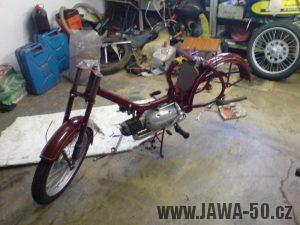 Renovace Jawa 550 Pionýr z roku 1958 - skládání rámu a motoru