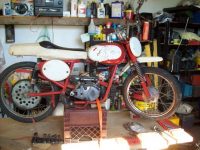 Americký mini motocykl Indian Boy Racer s motorem Jawa 20 Pionýr