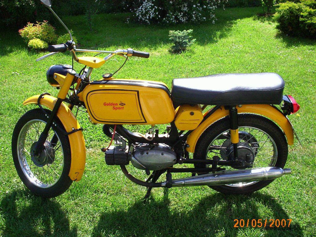 Vývozní (exportní) motocykl Jawa 50 typ 23 Golden Sport