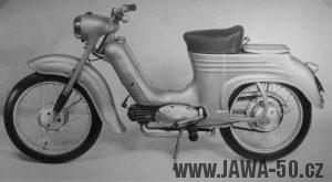 Slovenský prototyp Motocyklu Jawa 555 zleva
