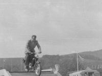 Vystavený prototyp motocyklu Jawa 555 Pionýr na Mezinárodním strojírenském veletrhu v Brně v září 1957 (foto Z. Metzker)