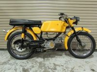 Motocykl Jawa 50 typ 23A Golden Sport (první provedení) se zadním světlem Hella SBKR30