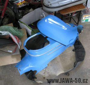 Motocykl Jawa 05 z roku 1962 v původním stavu - karoserie