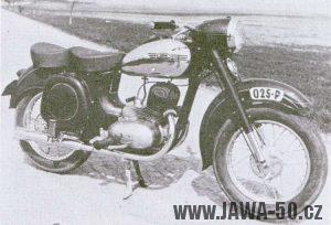 Prototyp Motocyklu Jawa 250 kývačka