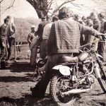 Dobová fotografie závodní motokrosové Jawy 50 s čtyřstupňovou převodovkou