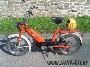 Vývozní moped Jawa 50 typ 207-356 Babetta - zboku