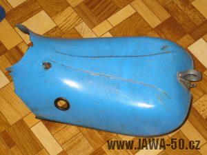 Kryt nad motorem Jawa 05 (1962 - 1964)