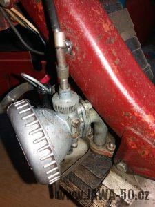 Jawa 550 Pionýr (pařez) - novější provedení karburátoru Jikov 2912P