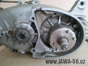 Nejstarší provedení motoru Jawa 550 pařez