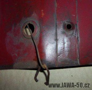 Jawa 550 přední kryt, tzv. prsíčka - druhé provedení