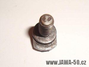 Jawa 50 - šroub krytu nad motorem s excentrickou hlavou.