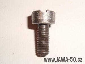 Jawa 50 - šroub krytu nad motorem s excentrickou hlavou.