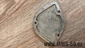 První varianta motoru Jawa 20 - hliníkové víčko pravého víka