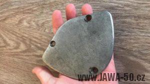 První varianta motoru Jawa 20 - hliníkové víčko pravého víka