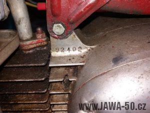 Motocykl Jawa 50 typ 550 Pionýr (pařez) z roku 1958 v originálním stavu - motor