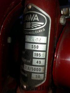 Motocykl Jawa 50 typ 550 Pionýr (pařez) z roku 1958 v originálním stavu - výrobní štítek