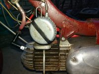 Motocykl Jawa 50 typ 550 Pionýr (pařez) z roku 1958 v originálním stavu - v roce 1958 již nadradiční karburátor Jikov 2912