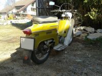 Starší provedení motocyklu Jawa 50 typ 20 z roku 1975 v odstínu žlutá kari