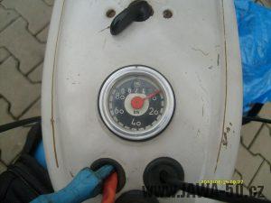 Motocykl Jawa 50 typ 21 Sport (Pionýr) z roku 1968 v původním stavu - tachometr PAL