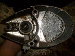 Motocykl Jawa 50 typ 21 Sport (Pionýr) z roku 1968 v původním stavu - pravé víko motoru s hliníkovým víčkem