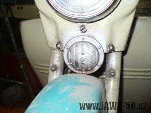 Motocykl Jawa 50 typ 05 z roku 1962 - klakson (bzučák)