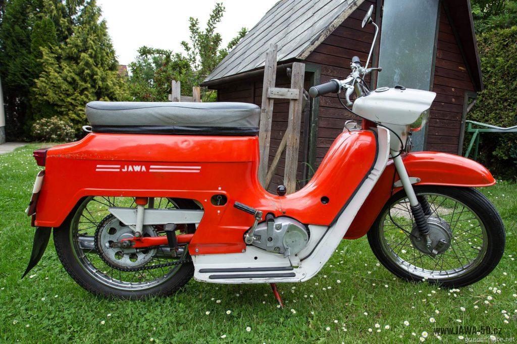 Motocykl Jawa 50 typ 220 Pionýr z roku 1977 v původním stavu