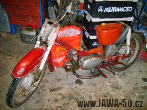 Motocykl Jawa 50 typ 05 Pionýr z roku 1963 v původním stavu