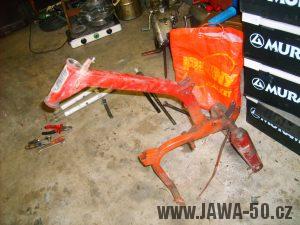Motocykl Jawa 50 typ 05 Pionýr z roku 1963 v původním stavu - rám (kostra)
