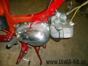Motocykl Jawa 50 typ 05 Pionýr z roku 1963 v původním stavu - motor