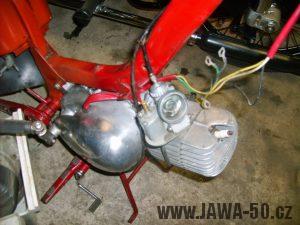Motocykl Jawa 50 typ 05 Pionýr z roku 1963 v původním stavu - karburátor Jikov 2915