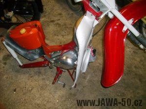 Motocykl Jawa 50 typ 05 Pionýr z roku 1963 v původním stavu