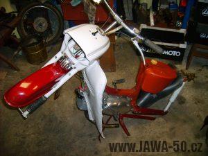 Motocykl Jawa 50 typ 05 Pionýr z roku 1963 v původním stavu