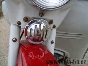 Motocykl Jawa 50 typ 05 Pionýr z roku 1963 v původním stavu - chromovaný bzučák (klakson) z typu 555