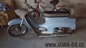 Motocykl Jawa 50 typ 20 Pionýr z roku 1969 holubí modř v původním stavu