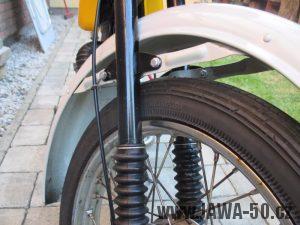 Vývozní (přiškrcený) motocykl Jawa 50 typ 223.200 Mustang pro Maďarsko z roku 1982 - přední blatník a vidlice