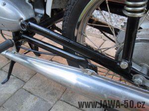 Vývozní (přiškrcený) motocykl Jawa 50 typ 223.200 Mustang pro Maďarsko z roku 1982 - kyvná vidlice bez stupaček