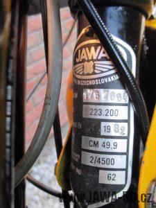 Vývozní (přiškrcený) motocykl Jawa 50 typ 223.200 Mustang pro Maďarsko z roku 1982 - výrobní štítek