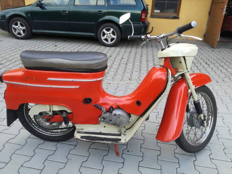 Motocykl Jawa 50 typ 20 Pionýr z roku 1969 v původním stavu