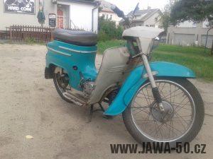 Motocykl Jawa 50 typ 20 Pionýr z roku 1971 v původním stavu, odstín modř tyrkysová