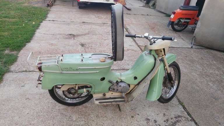 Vývozní (exportní) motocykl Jawa 50 typ Super M20 Pionýr pro Maďarsko z roku 1968