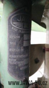 Vývozní (exportní) motocykl Jawa 50 typ Super M20 Pionýr pro Maďarsko z roku 1968 - výrobní štítek s výkonem uvedeným v BHP