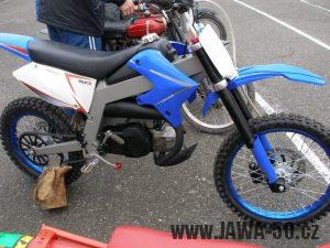 Závodní motocykl Jawa 50 s pětistupňovou převodovkou Jawa 90