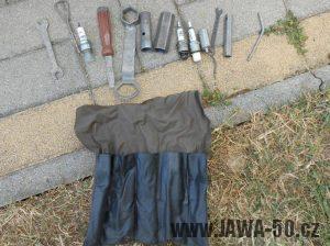 Jawa 21 Sport z roku 1967 v původním stavu - originální nářadí (povinná výbava)