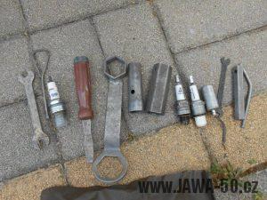 Jawa 21 Sport z roku 1967 v původním stavu - originální nářadí (povinná výbava)
