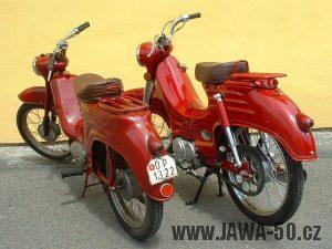 Porovnání motocyklů Jawa 555 Pionýr a Motoscoot Jawa 555 New Pionýr