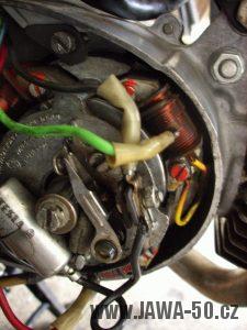 Vývozní motocykl Jawa 50 typ 23 Golden Sport z roku 1972 - zapalování