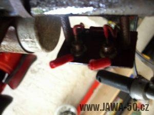 Vývozní motocykl Jawa 50 typ 23 Golden Sport z roku 1972 - usměrňovací můstek