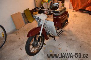 Motocykl Jawa 05 Pionýr z roku 1965 v originálním stavu